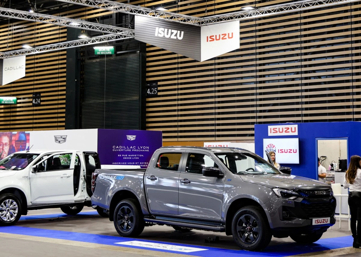 ©Nass M.   ISUZU 1