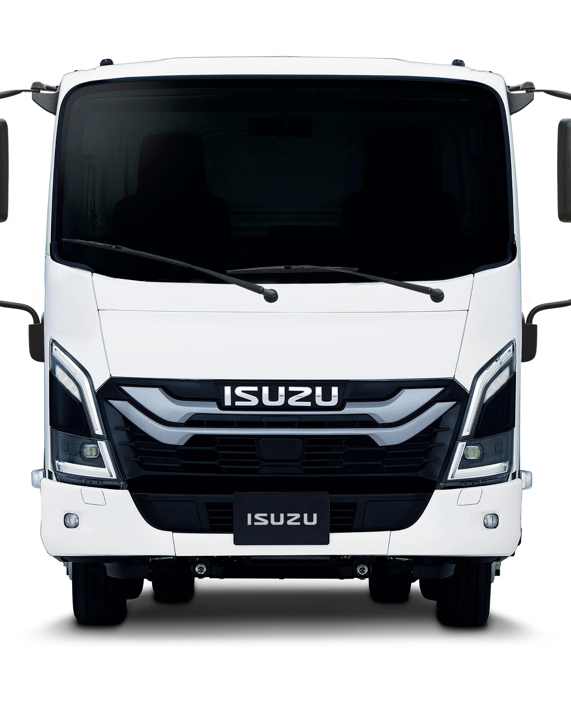 Sezione frontale moderna e distintiva. La parte superiore è realizzata in materiale resinoso, per permettere un maggiore assorbimento degli urti in caso di eventuale impatto con i pedoni.