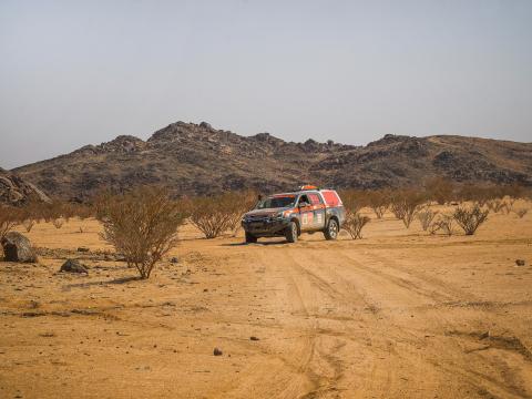 005Isuzu Dakar 2022.jpg